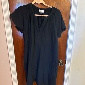 Universal Thread Black Tunic Top